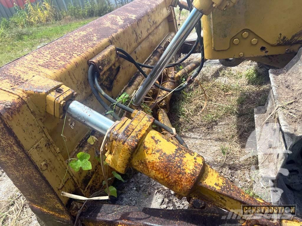 CAT D 6 C Buldozer sobre oruga