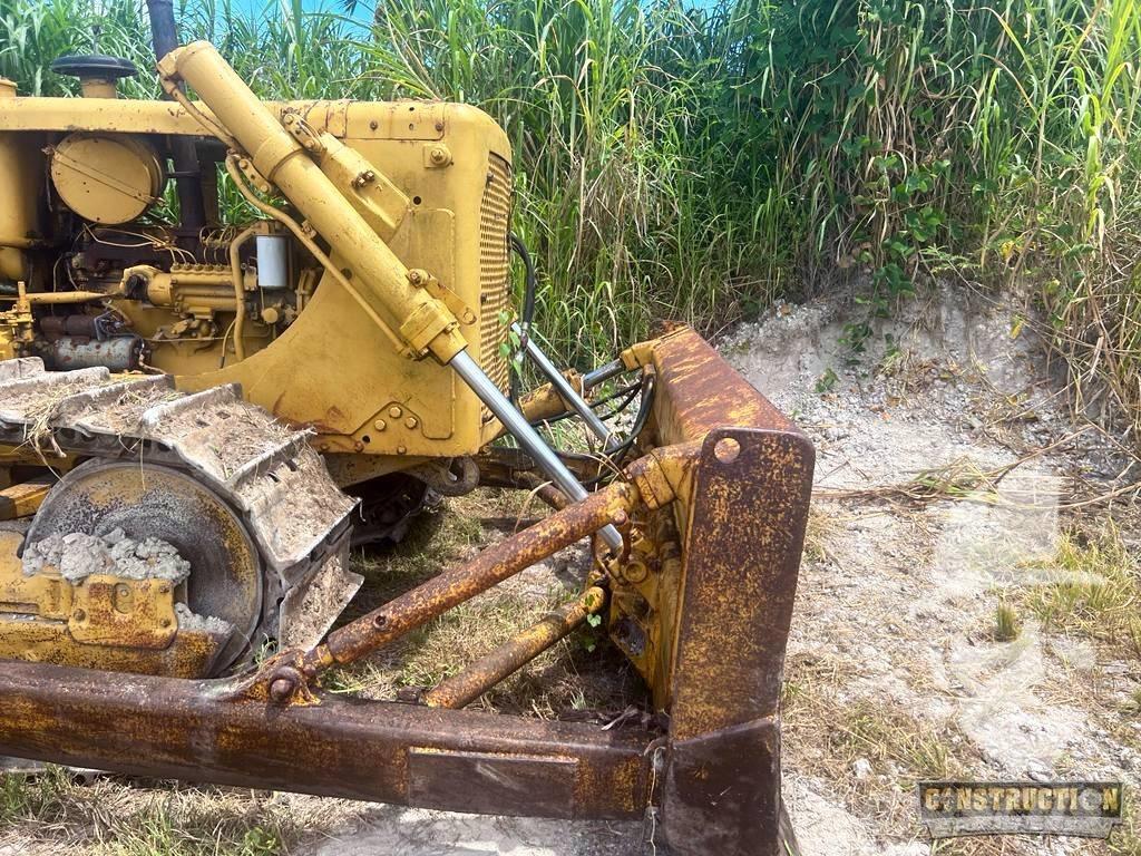 CAT D 6 C Buldozer sobre oruga