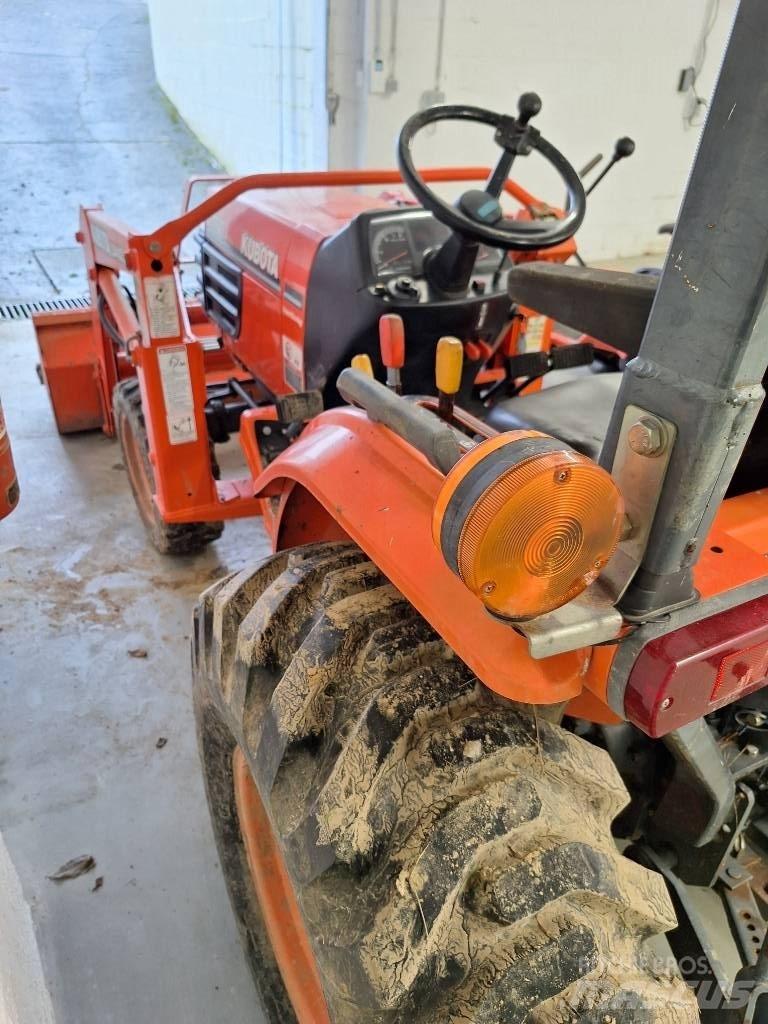 Kubota B 2710 Tractores