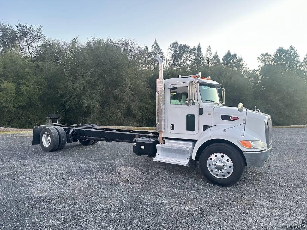 Peterbilt 337 Camiones con chasís y cabina