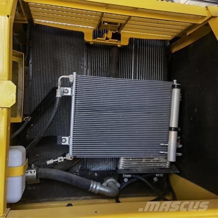 Komatsu PC200-8 Excavadoras sobre orugas