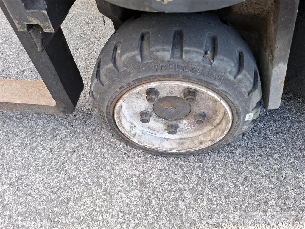 Combilift C3000CB Montacargas de 4 vías