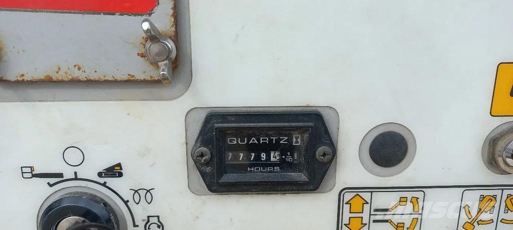 Aichi SR 12 B Plataformas con brazo de elevación telescópico