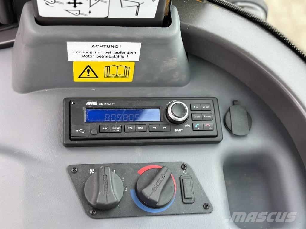 Mecalac AX 700 Cargadoras sobre ruedas