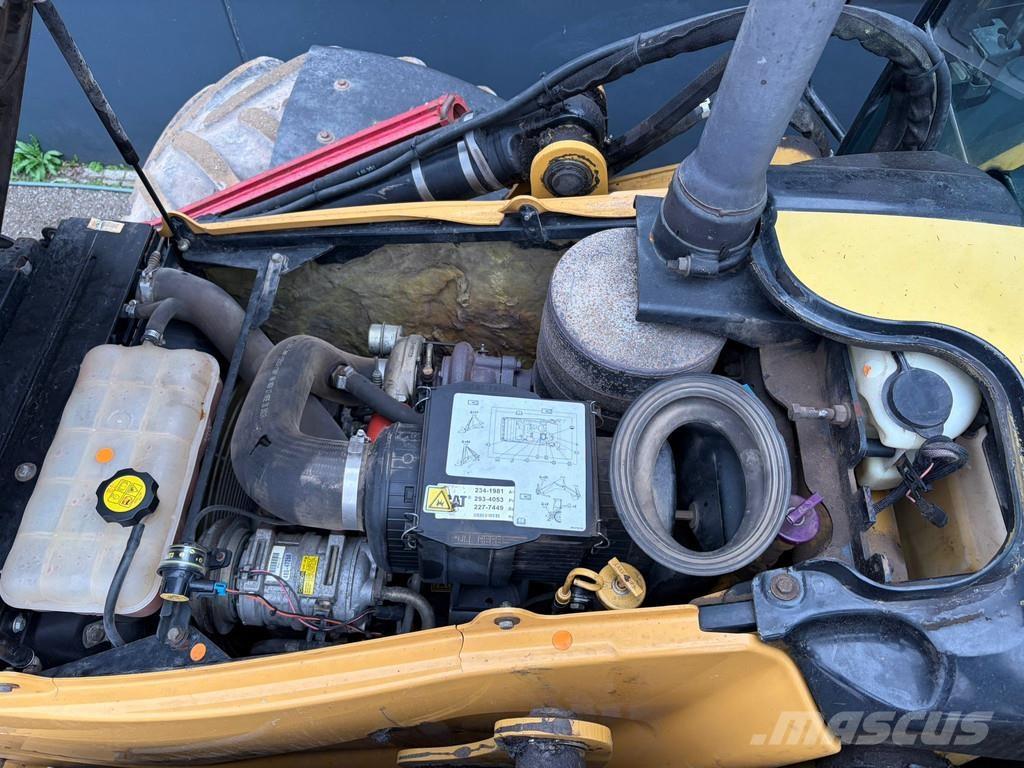 CAT 444E Retrocargadoras