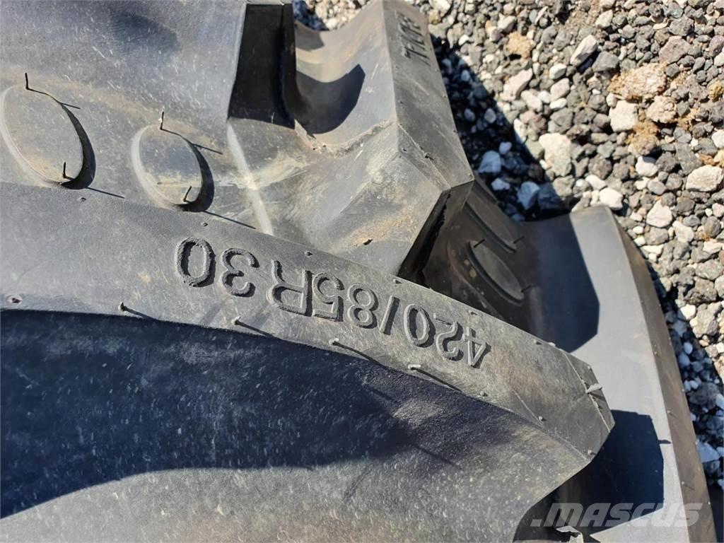 BKT 420/85R30 Ruedas