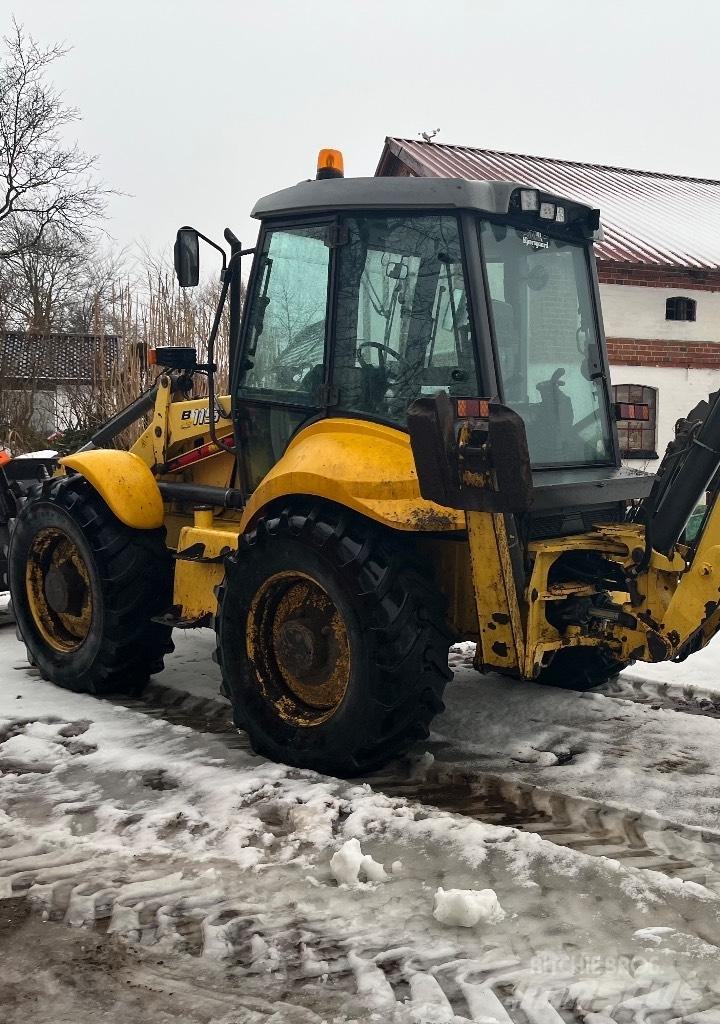 New Holland B115 Retrocargadoras