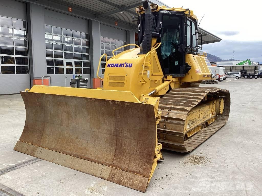 Komatsu D 61 PXi-24 Buldozer sobre oruga