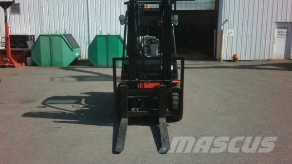 Manitou MI30G ST5 Montacargas todo terreno