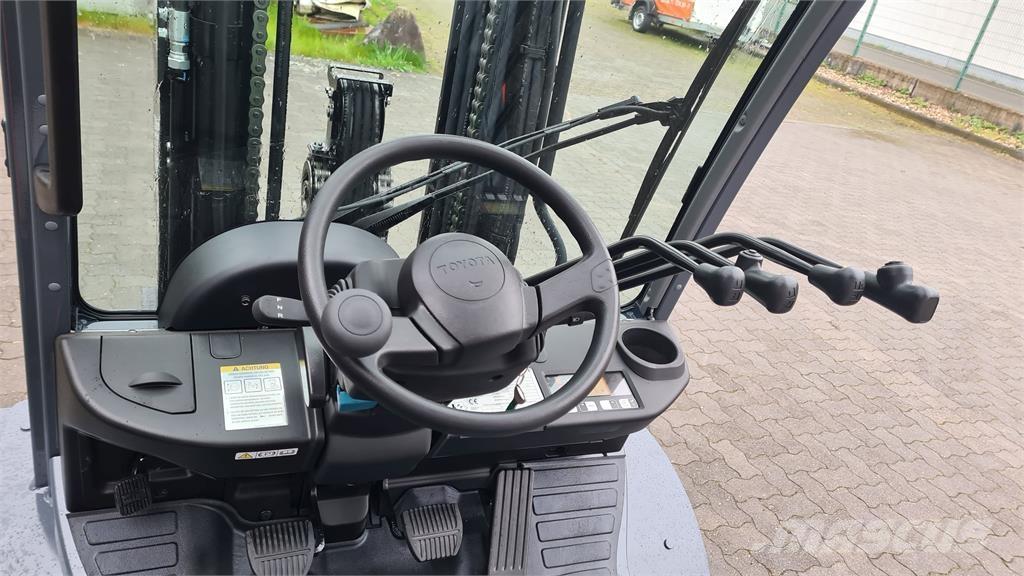 Toyota 02-8FGJF35 Camiones LPG