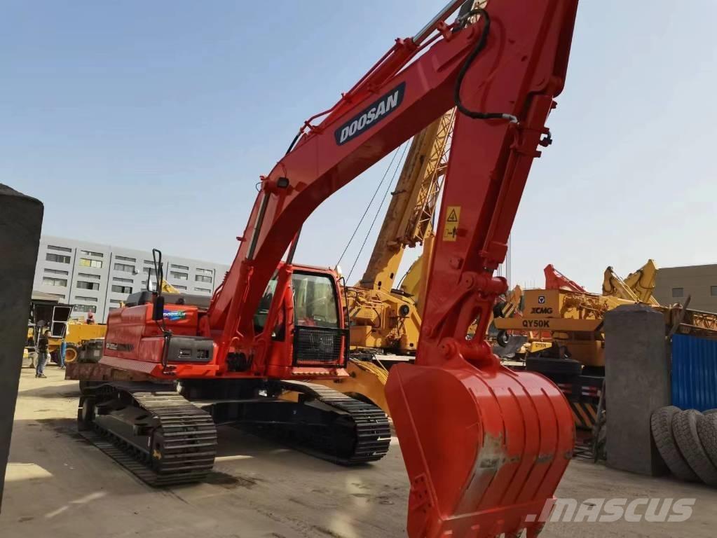 Doosan DX 300 Excavadoras sobre orugas