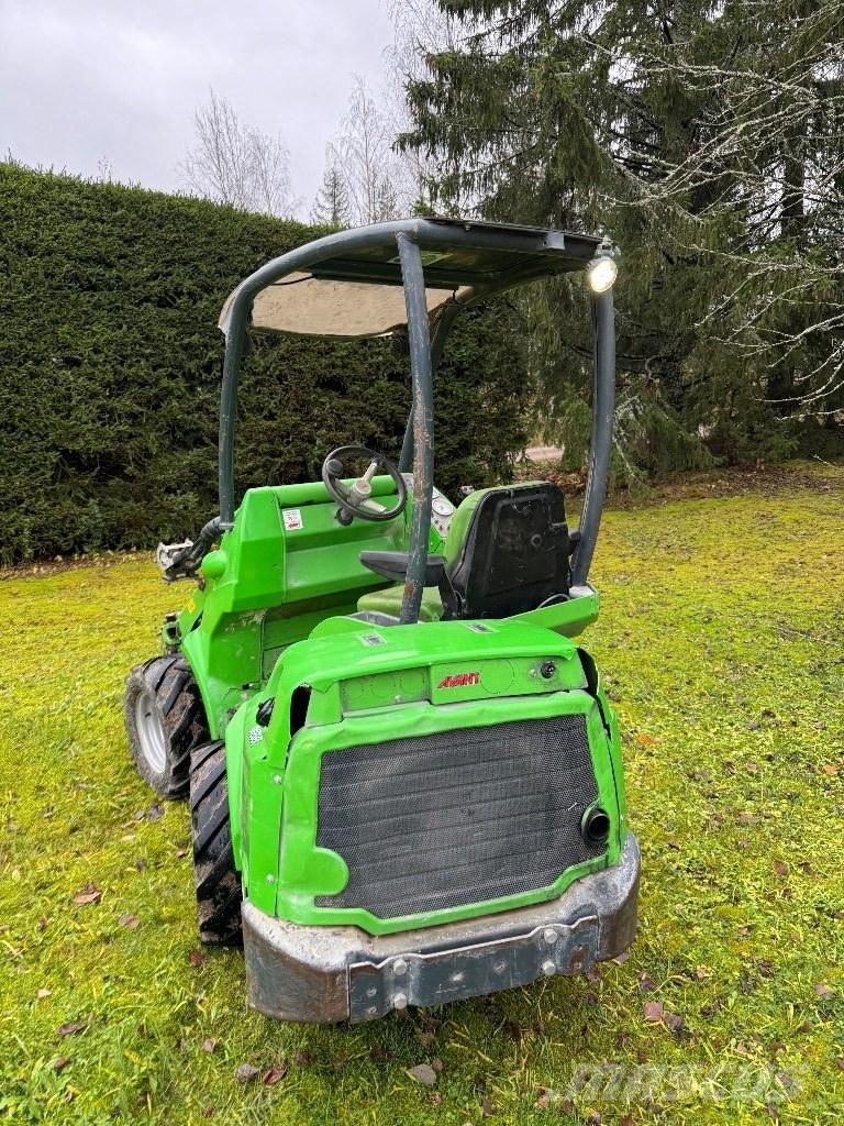 Avant 528 Cargadoras multifunción