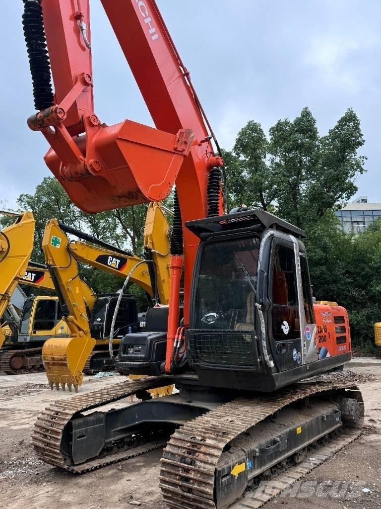 Hitachi ZX 200 Excavadoras sobre orugas