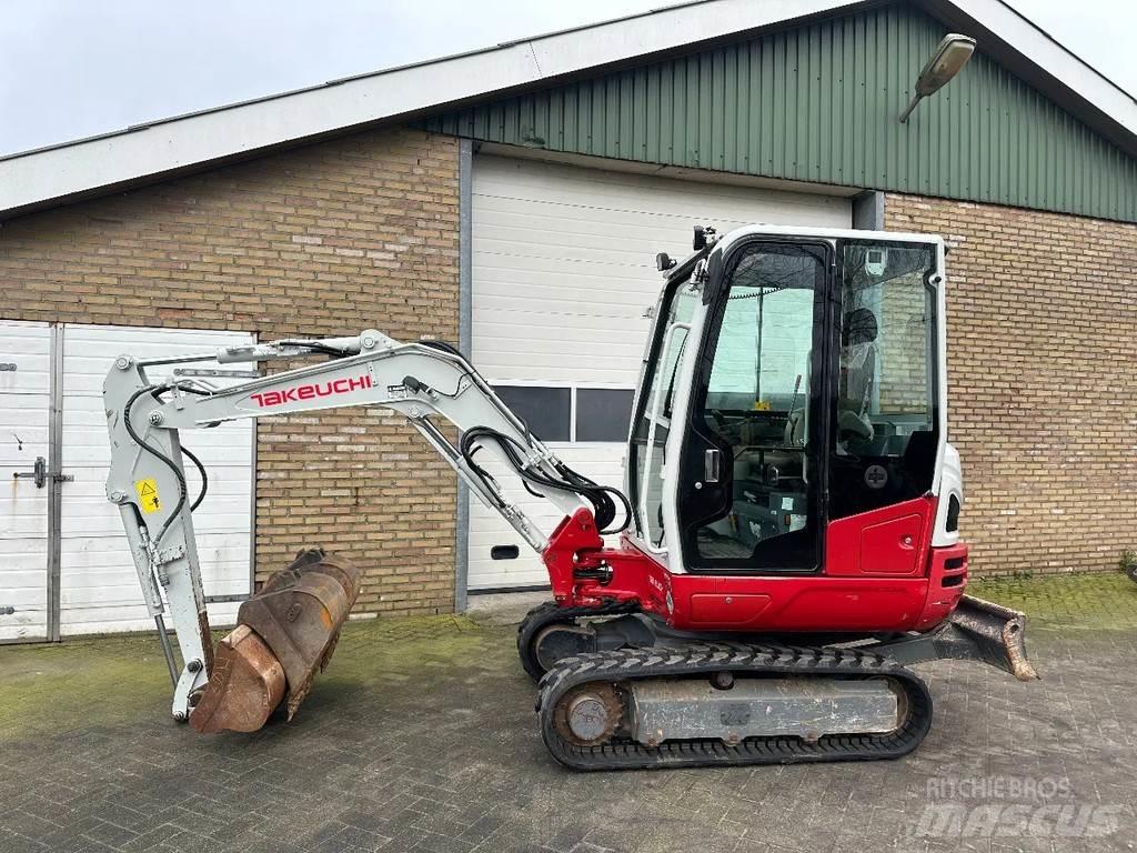 Takeuchi TB230 Miniexcavadoras