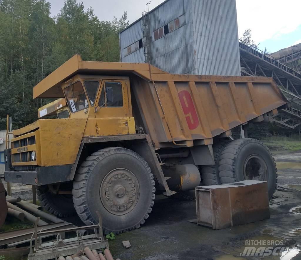 Belaz 7523 Camiones de volteo rigidos