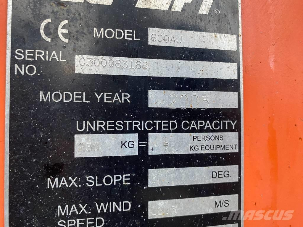 JLG 600 AJ Plataformas con brazo de elevación manual