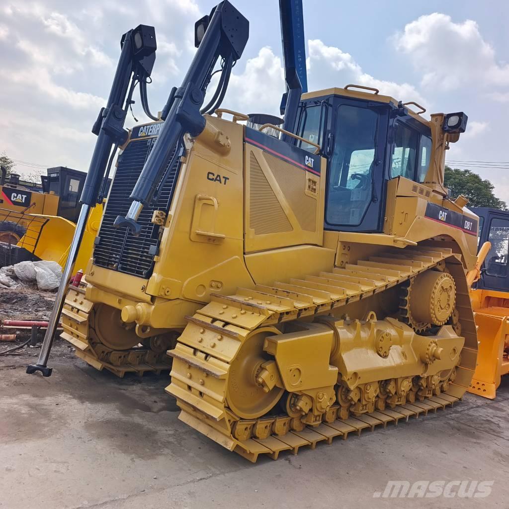 CAT D 8 T Buldozer sobre oruga