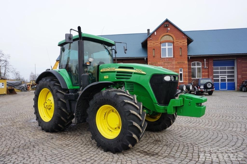 John Deere 7920 Tractores