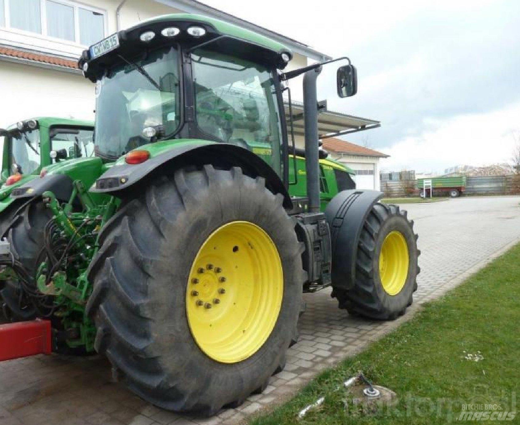 John Deere 7230R Tractores