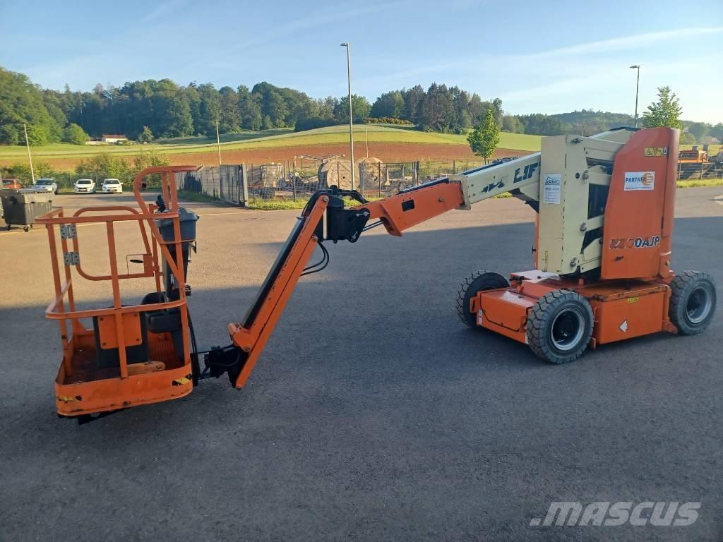 JLG E 300 AJP Plataformas con brazo de elevación manual