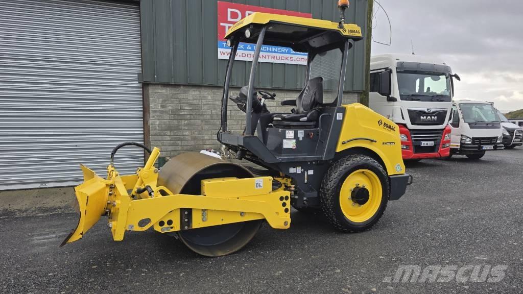 Bomag BW 124 DH Rodillos de un solo tambor