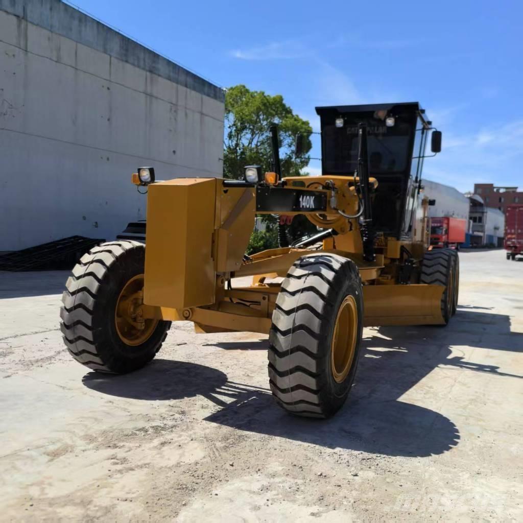 CAT 140K Niveladoras