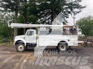 Altec AM855 Plataformas sobre camión