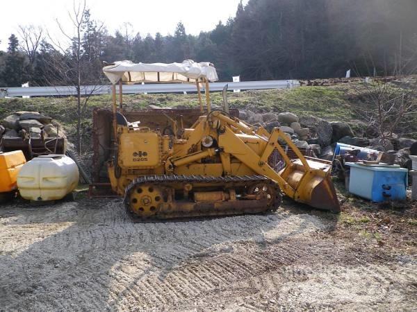 Komatsu D20S-3 Buldozer sobre oruga