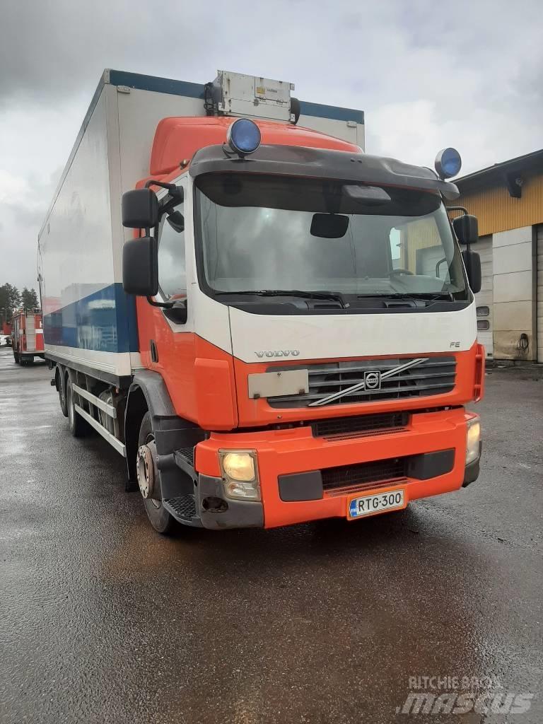 Volvo FE 320 Camiones con caja de remolque