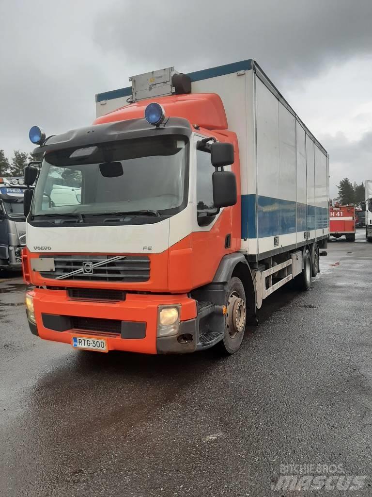 Volvo FE 320 Camiones con caja de remolque