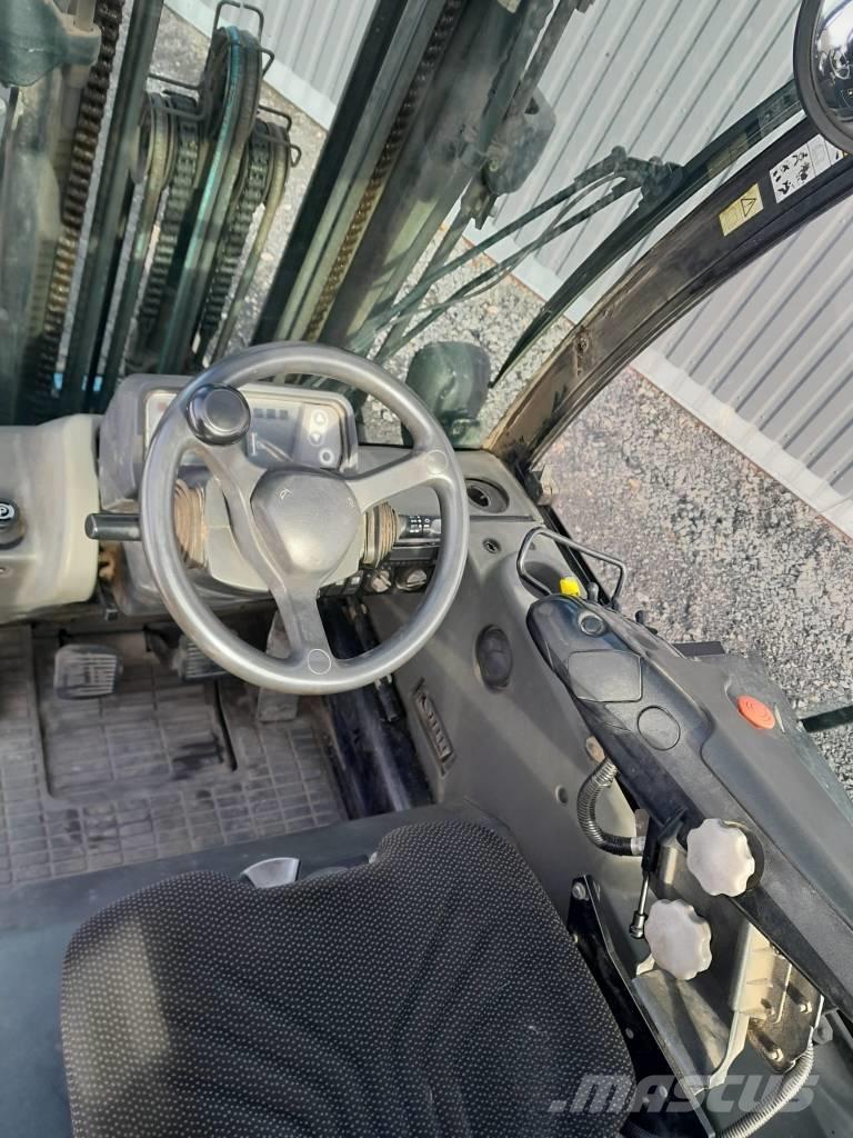 Mitsubishi FD 25 N Camiones diesel