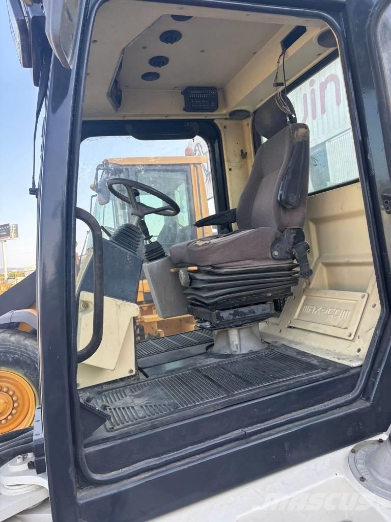  Max Com R712 Rodillos sobre neumáticos