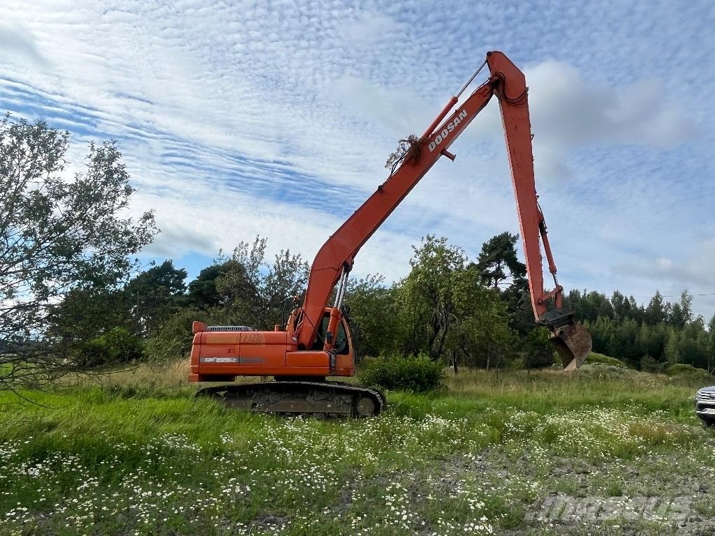 Doosan DX 225 LC Excavadoras de largo alcance