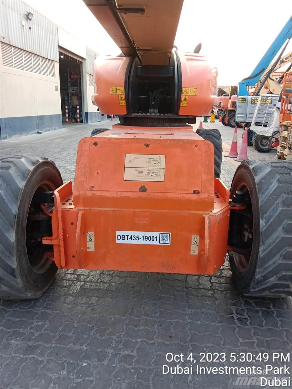 JLG 1350SJP Plataformas con brazo de elevación telescópico