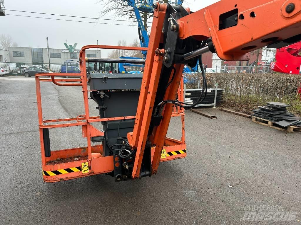 JLG 520 AJ Plataformas con brazo de elevación manual