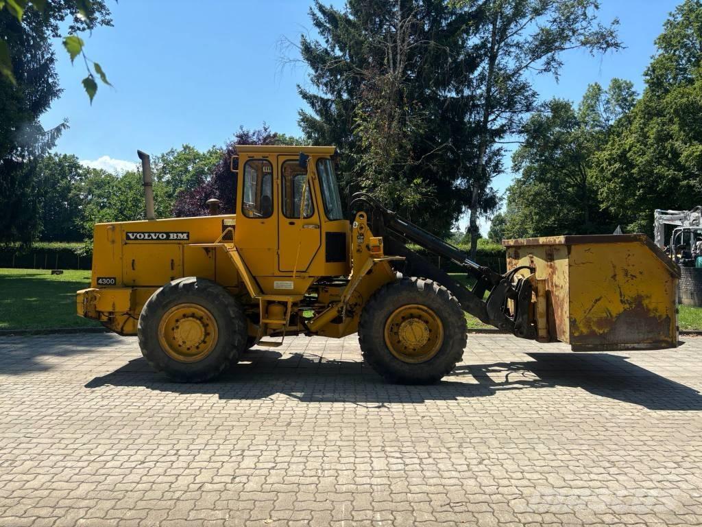 Volvo BM 4300 Cargadoras sobre ruedas