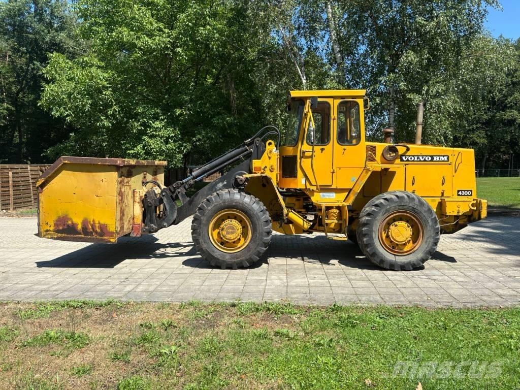 Volvo BM 4300 Cargadoras sobre ruedas