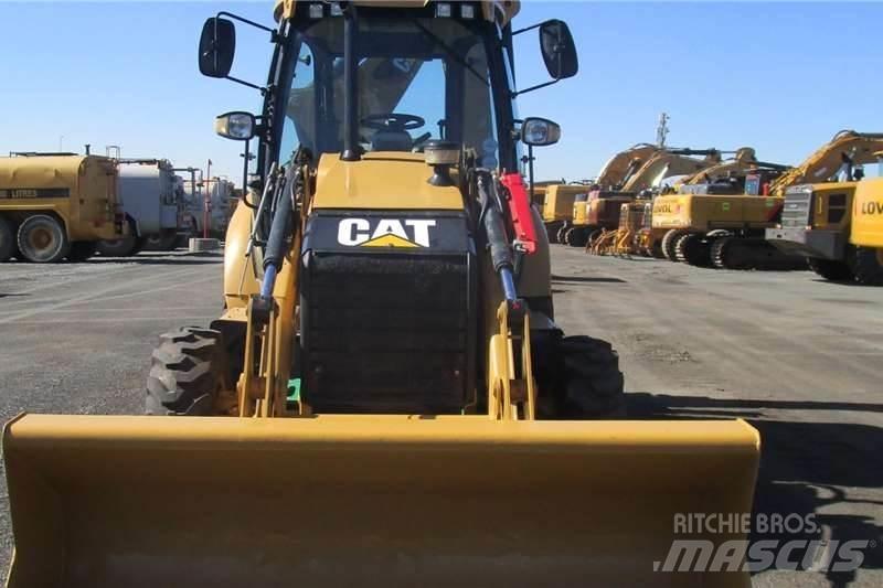 CAT 428F Retrocargadoras