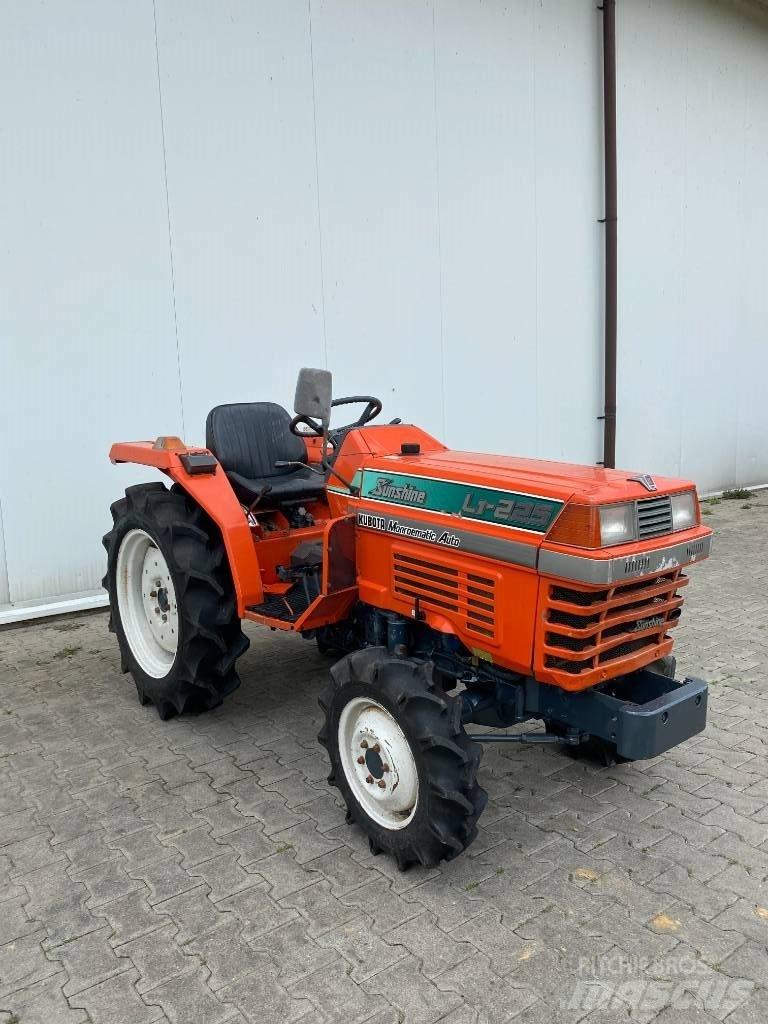 Kubota L1-225 Tractores compactos