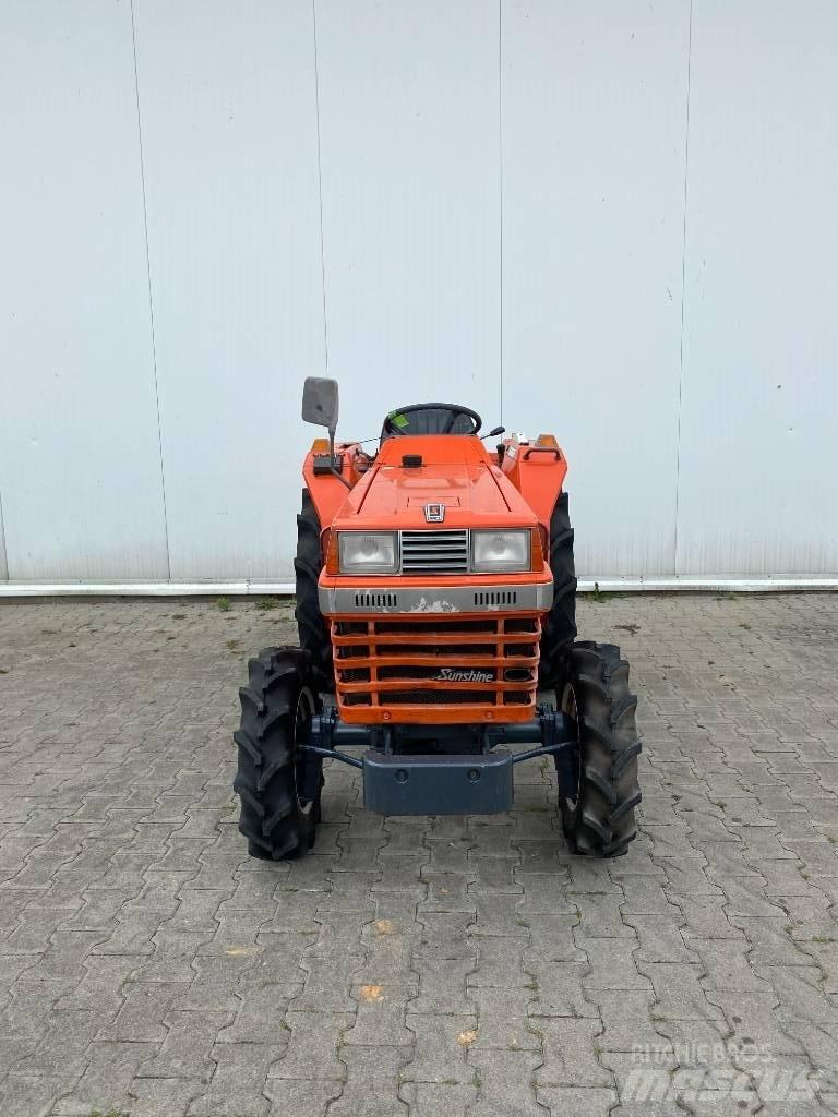 Kubota L1-225 Tractores compactos