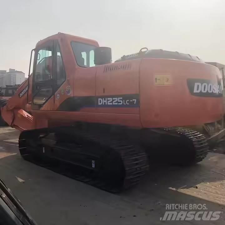 Doosan DH225 Excavadoras sobre orugas