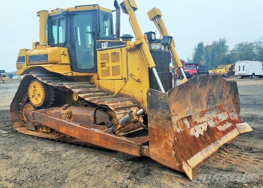 CAT D 6 R II Buldozer sobre oruga