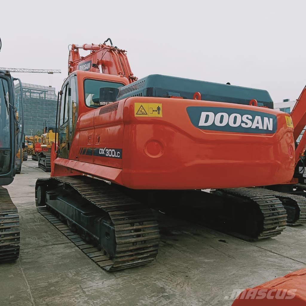 Doosan DX 300 LC Excavadoras sobre orugas