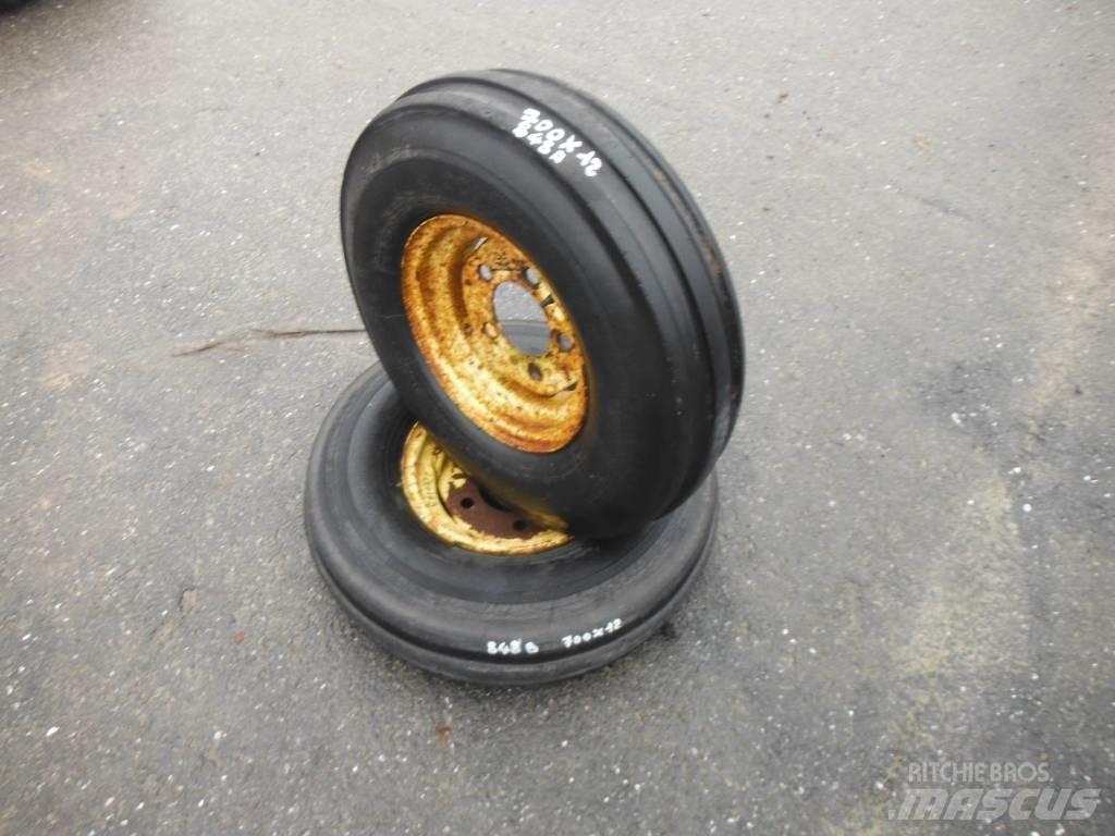 Dunlop 7.00X12 Ruedas