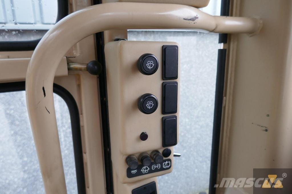 CAT 140H Ex-army Niveladoras