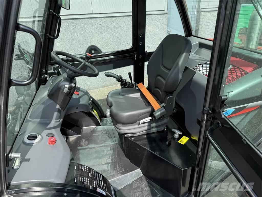 Manitou MC25-4 Montacargas todo terreno