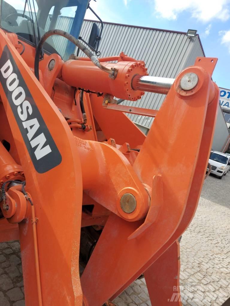 Doosan DL 300 Cargadoras sobre ruedas