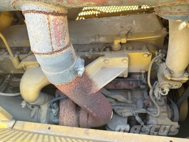 CAT D 5 M XL Buldozer sobre oruga