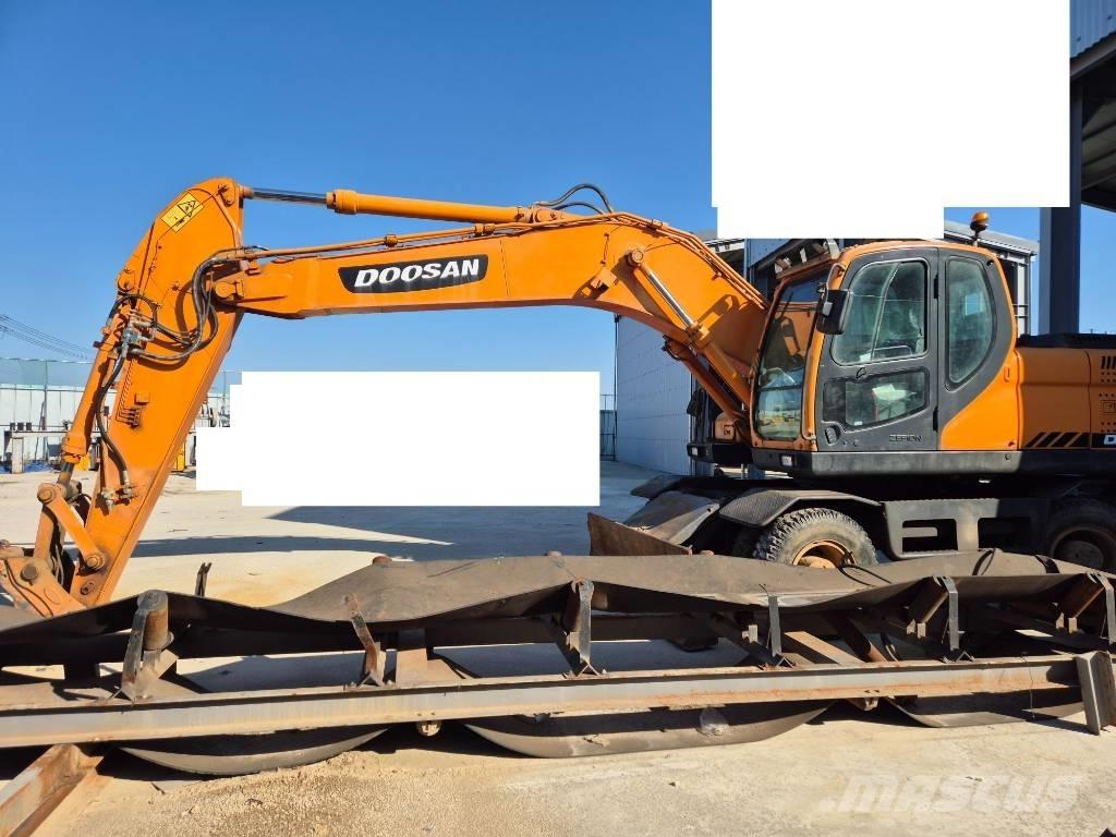 Doosan DX 210 W Excavadoras de ruedas