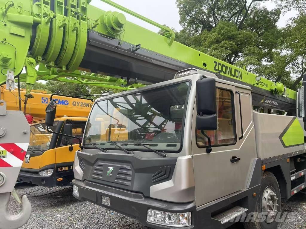 Zoomlion 25 Ton Grúas todo terreno